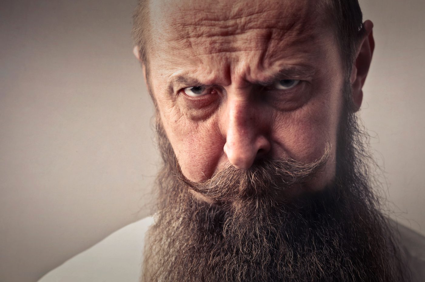 Classic Full Beard — pełna, gęsta broda naturalnej długości na całej szczęce